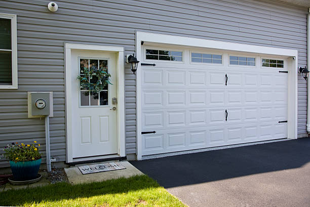 24/7 Emergency Garage Door Panel Replacement experts in Palacios, TX